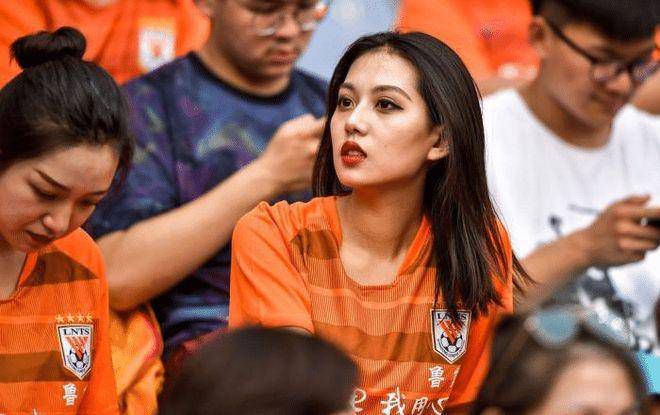 糖果店的美女