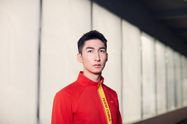 欧美女人与狗