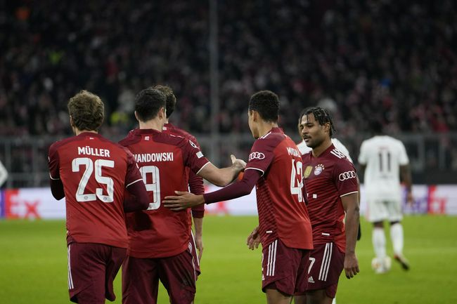 亚洲人成网站看在线播放